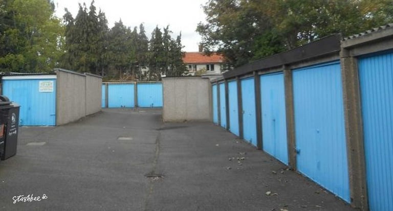 Garage to rent in London (N14) | Stashbee