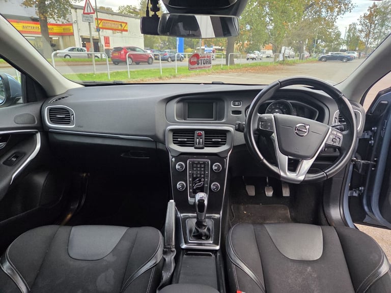 Volvo, V40, Hatchback, 2017, Manual, 1969 (cc), 5 doors