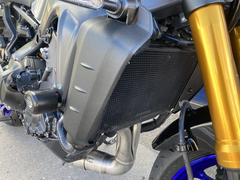 YAMAHA MT-09SP 2022 - FSH - AKRAPOVIC - HEATED GRIPS - TAIL TIDY + MORE