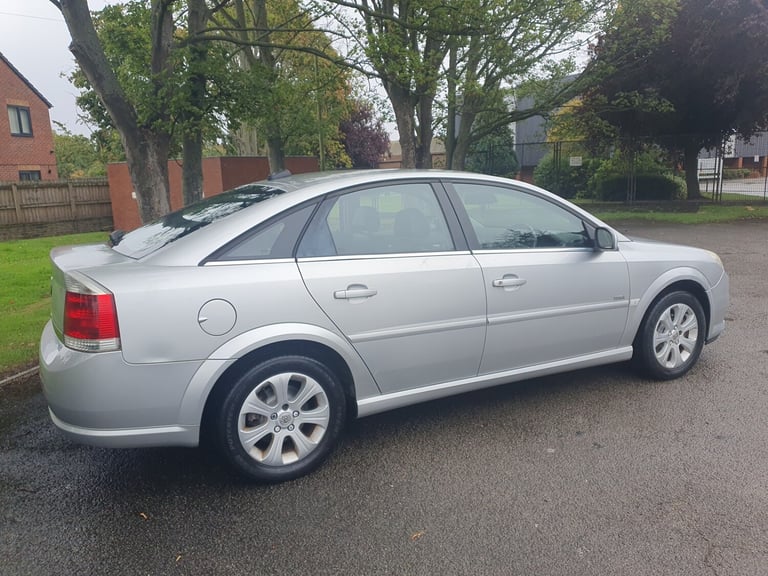 2007 Vauxhall Vectra 1.8i VVT Design 5dr HATCHBACK Petrol Manual