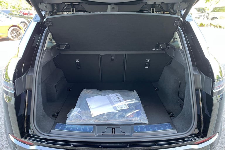 2025 Land Rover Range Rover Evoque 1.5 P270e Dynamic SE 5dr Auto ESTATE PETROL/ELECTRIC Automatic