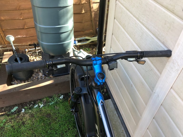 Carrera Titan adult bike 17” frame in good condition nr5 9