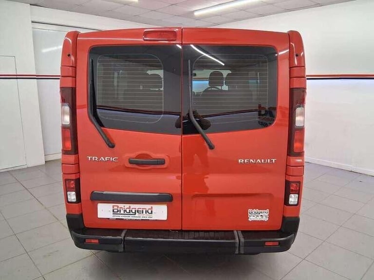2019 Renault Trafic 1.6 dCi 27 Sport Nav WAV Double Cab 5dr MPV Diesel Manual