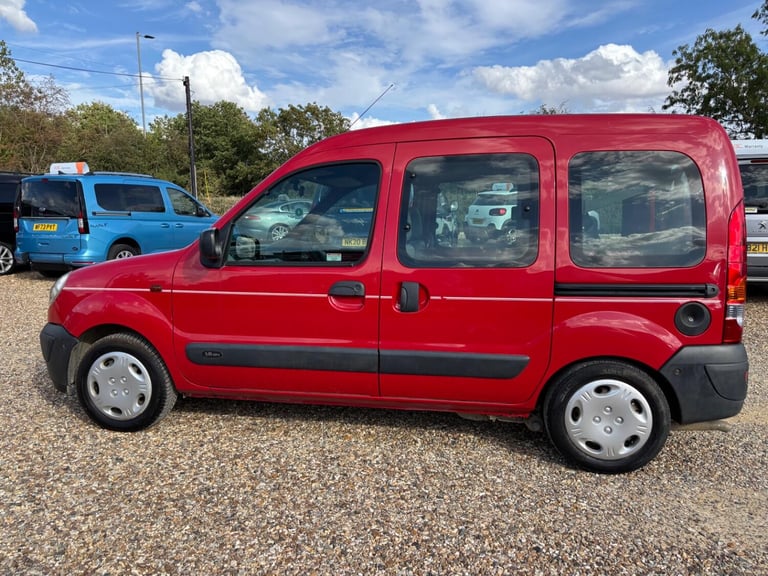 RENAULT Kangoo WHEELCHAIR ACCESSIBLE VEHICLE AUTO WAV AUTOMATIC 1.6 16v