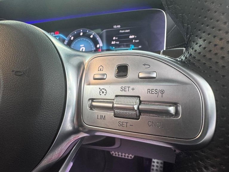 MERCEDES-BENZ E CLASS 2.0 E300d AMG Line Night Edition (Premium Plus) G-Tronic+