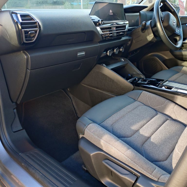 Citroen, C4 X, Saloon, 2023, Other, 1 (cc), 4 doors, electric, low mileage 