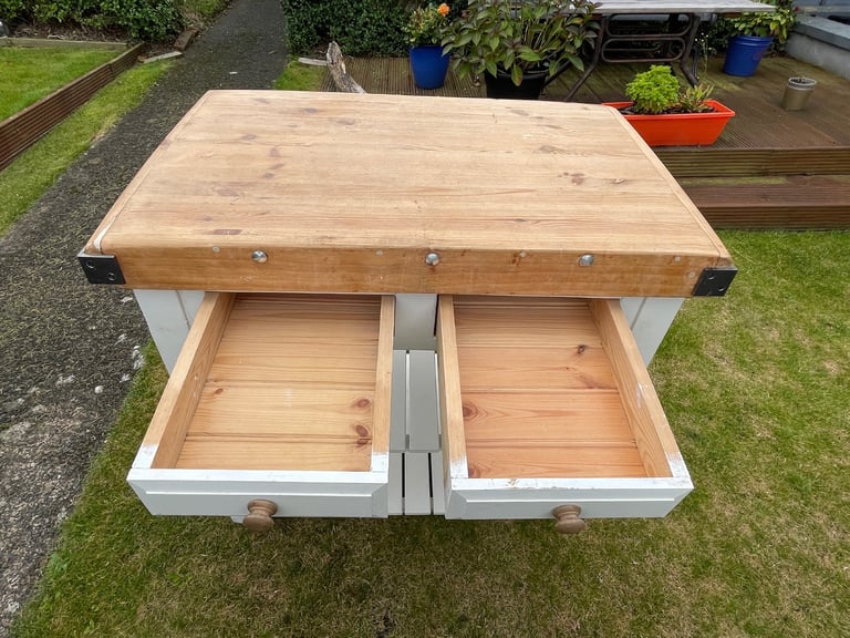 Beautiful Kitchen Butchers Block / Kitchen Island