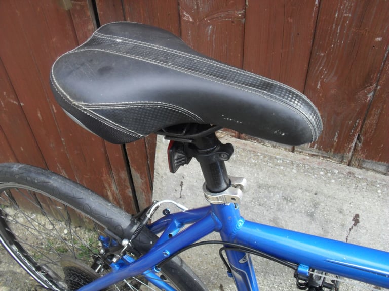 CLAUD BUTLER ADULT HYBRID BIKE.