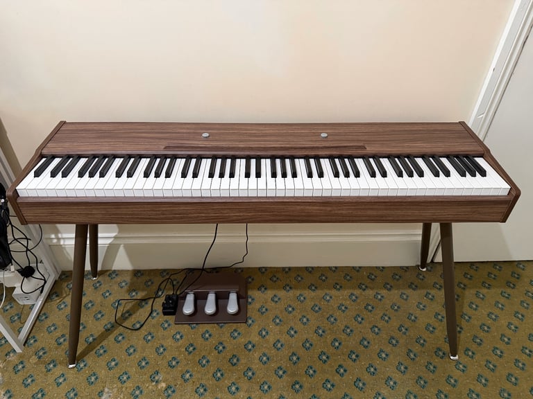 Donner DDP-80 Digital Piano – 88 Weighted Keys, Triple Pedal, Excellent Condition (£350 OBO)