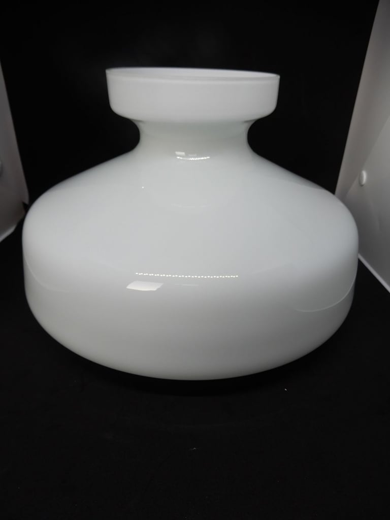 Antique Table lamp Porcelain and brass with opaline lampshade