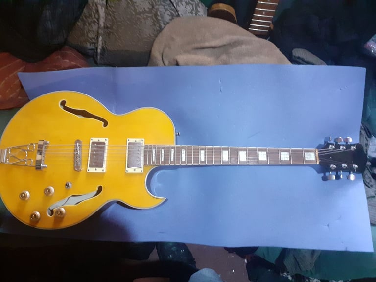 image for ARCHTOP SEMI ACOUSTIC GUITAR 