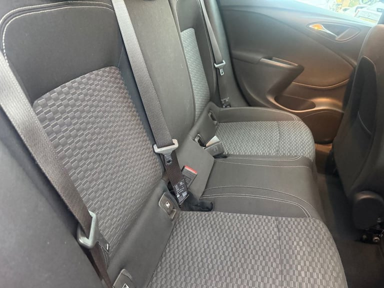 2017 Vauxhall Astra 1.4i 16V SRi 5dr HATCHBACK PETROL Manual