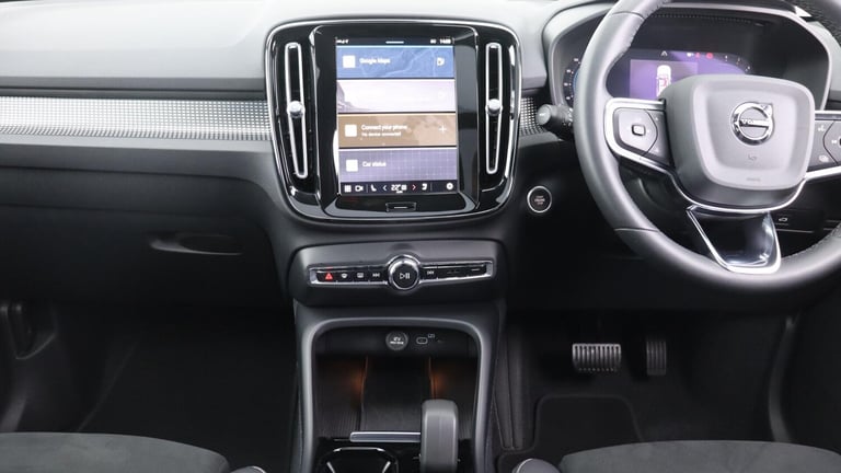 2025 Volvo XC40 B4 (P) Ultra Dark (Sunroof, Pilot Assist, 21' Alloys, BLIS) ESTATE Petrol/Electri...