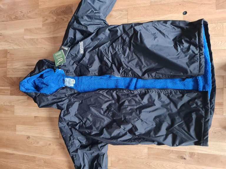 image for Reggata Waterproof Dryrobe Age 9-13 Brand New With Tags