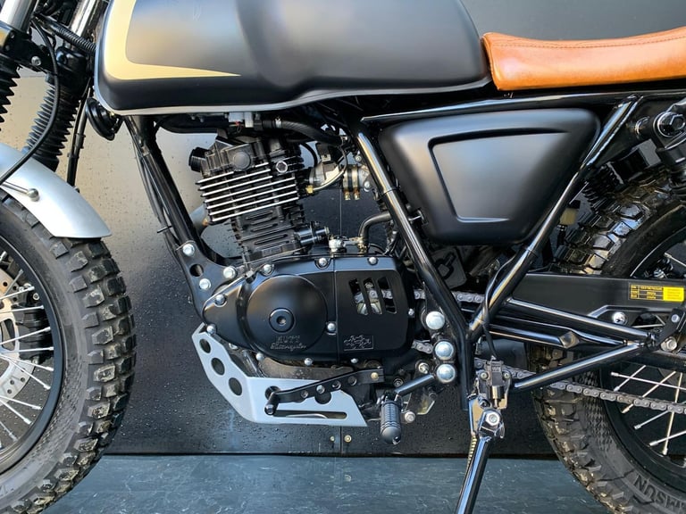 MUTT AKITA 125 LEARNER LEGAL HPI CLEAR LOW MILEAGE 1 OWNER 