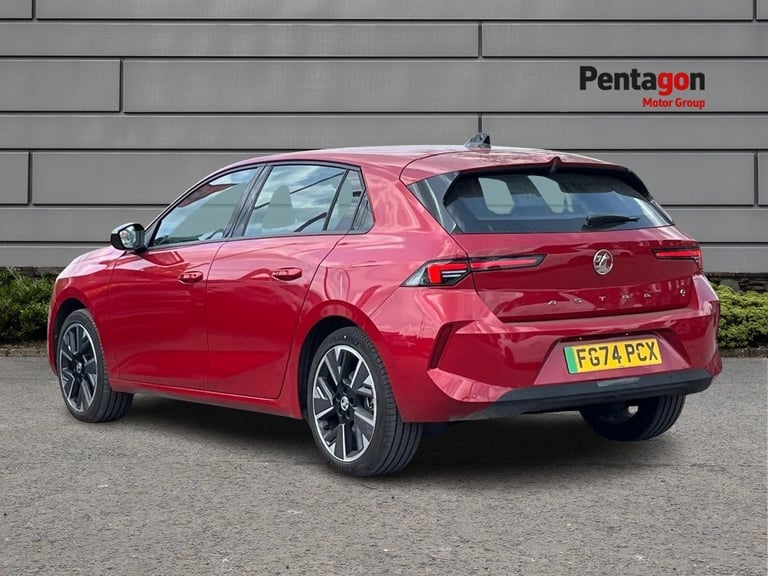  Vauxhall Astra Electric 54kwh Design Hatchback 5dr Electric Auto 156 Ps