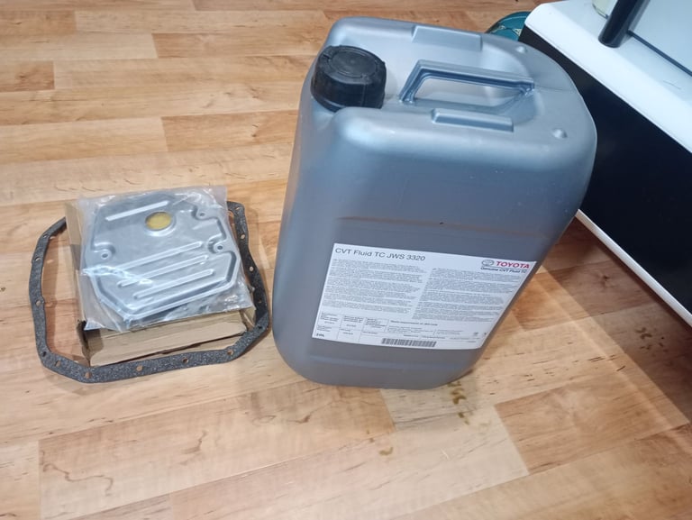 GENUINE TOYOTA ALPHARD, ESTIMA AUTOMATIC GEARBOX OIL CVT FLUID TC 20 LITRES 08886-81150