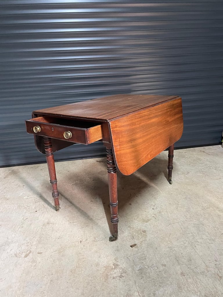 Beautiful Mahogany Pembroke Table