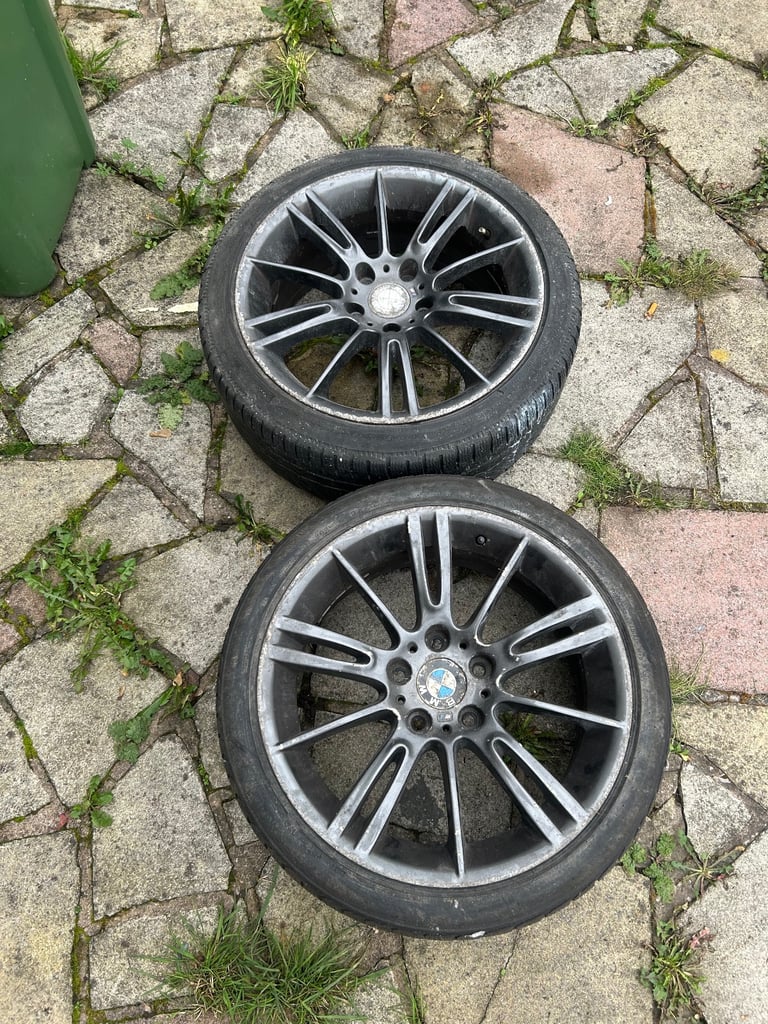 2x BMW e90 e92 mv3 front alloy wheels genuine