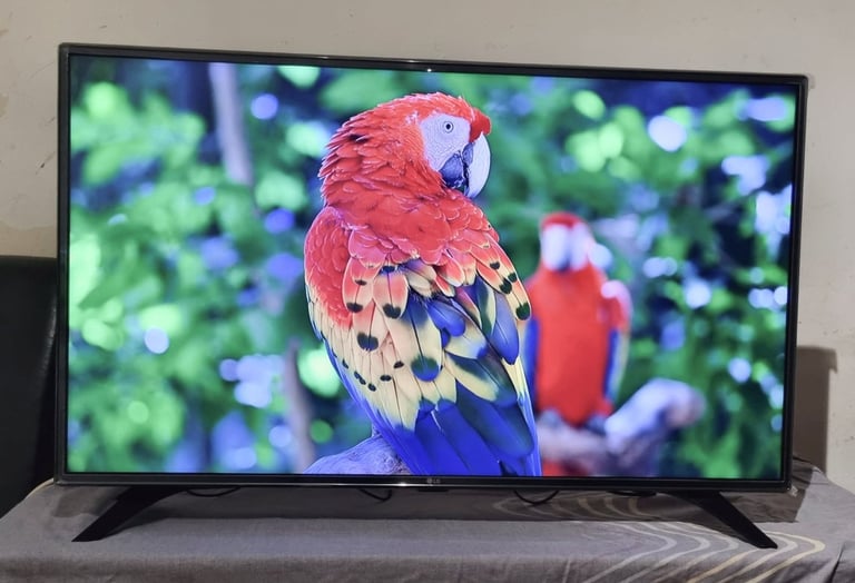LG Smart WebOS 43inch Tv (Please Read Description)
