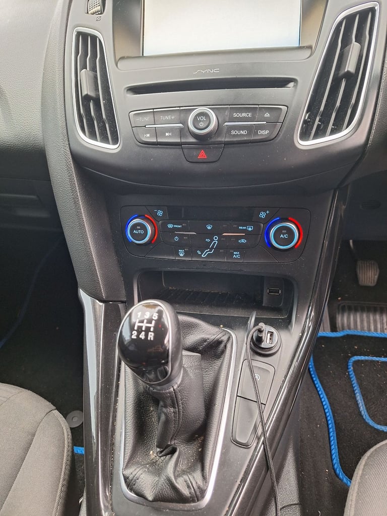 Ford, FOCUS, Hatchback, 2015, Manual, 999 (cc), 5 doors