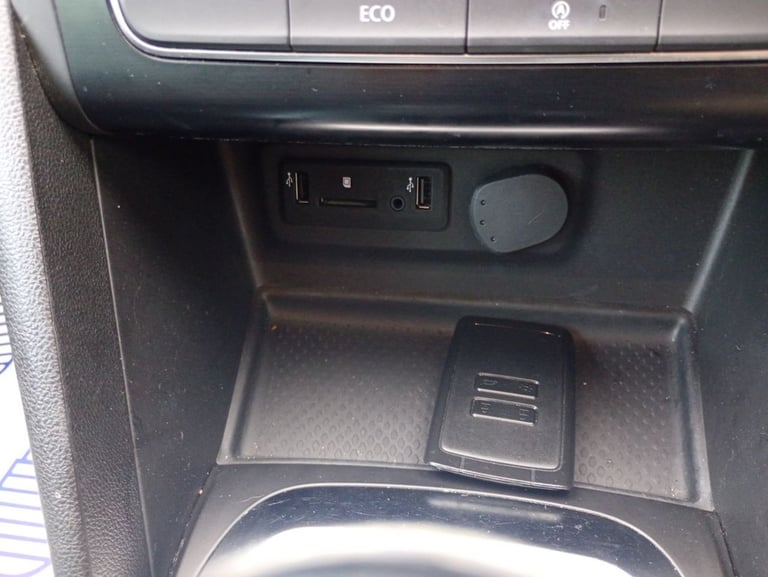 2016 Renault Megane 1.6 dCi Signature Nav Hatchback 5dr Diesel Manual Euro 6 (s/s) (130 ps) Hatch...