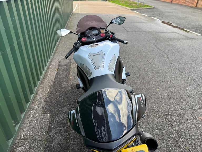 Kawasaki ZX6R 636 White and Black 23k Austin Racing Full System 2013 