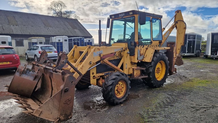 Massey ferguson 50hx digger