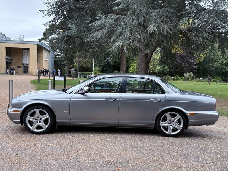2007 Jaguar XJ 2.7 XJ Executive TDVi Auto 4dr Saloon Diesel Automatic