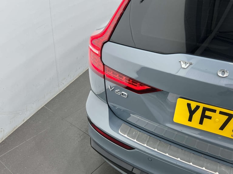 2023 Volvo V60 2.0 V60 Ultimate B4 MHEV Auto 5dr Estate Hybrid Automatic