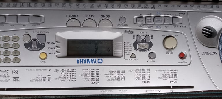 Yamaha PSR-275 electric piano keyboard