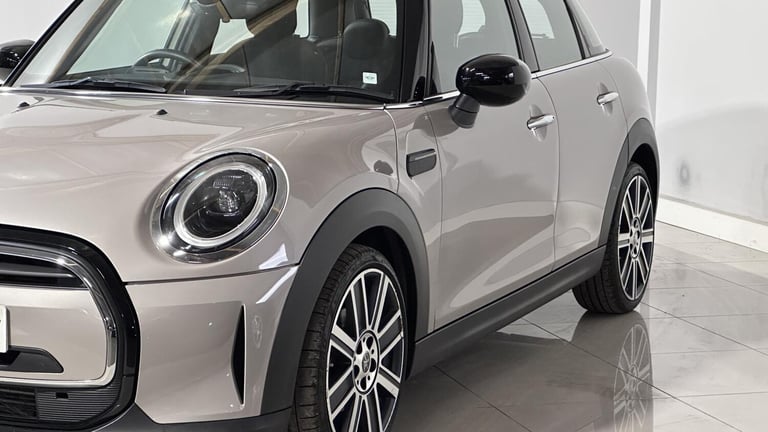 2023 MINI Hatch 1.5 Cooper Exclusive 5dr Auto [Comfort/Nav Pack] HATCHBACK PETROL Automatic