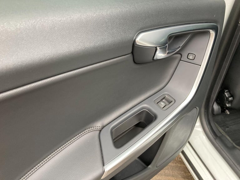 2014 Volvo V60 2.4 D6 Estate 5dr Diesel Plug-in Hybrid Geartronic AWD Euro 5 (s/s) (285 ps ESTATE...