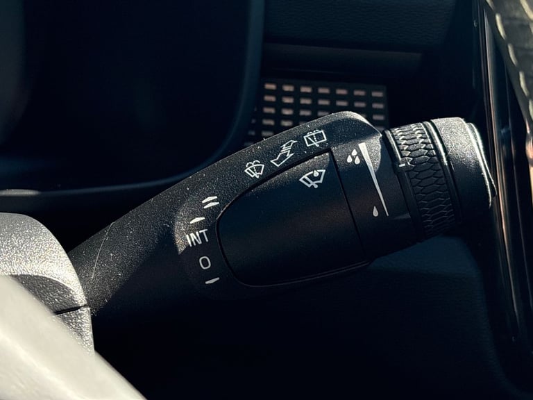 2020 Volvo XC40 1.5 T3 [163] R DESIGN 5dr Geartronic Estate PETROL Automatic