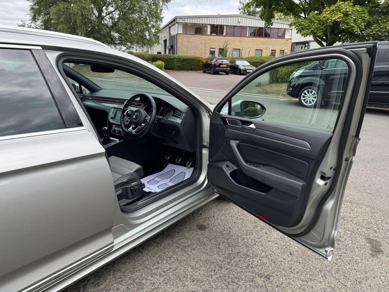 2015 Volkswagen Passat 2.0 TDI BlueMotion Tech R-Line Euro 6 (s/s) 5dr ESTATE Diesel Manual