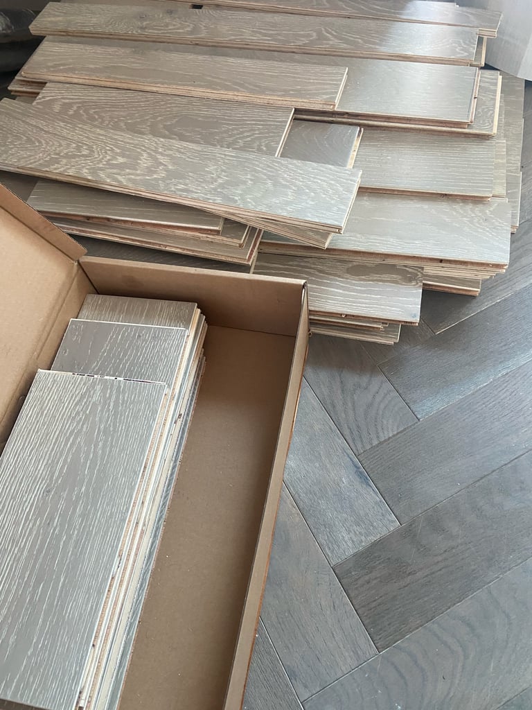 NEW Loft Pearl Grey Oak Brushed & UV Lacquered Engineered Wood Floorboards (open box)