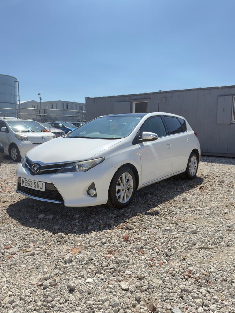 2025 Toyota Auris PETROL AUTOMATIC 1,5L Hatchback HYBRID ELECTRIC Manual