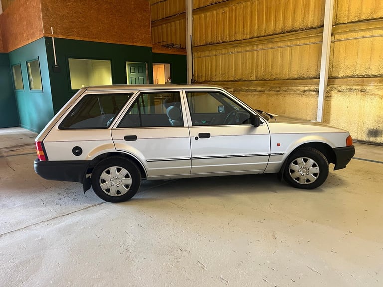 Ford Escort MK4 1.6GL Estate - Walk Around Video