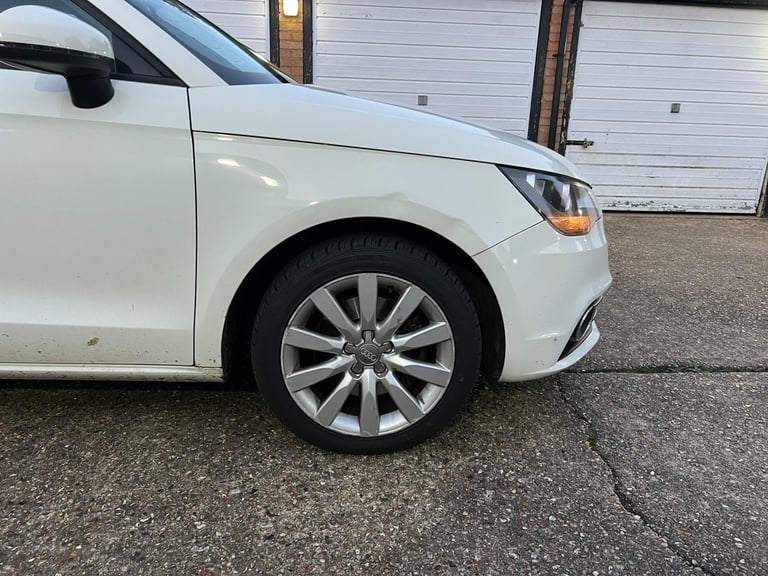Audi, A1, Hatchback, 2013, Semi-Auto, 1390 (cc), 3 doors