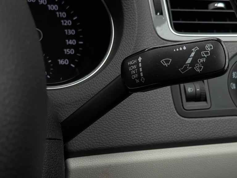 2015 Volkswagen Polo 1.0 BlueMotion Tech SE Design Euro 6 (s/s) 3dr HATCHBACK Petrol Manual