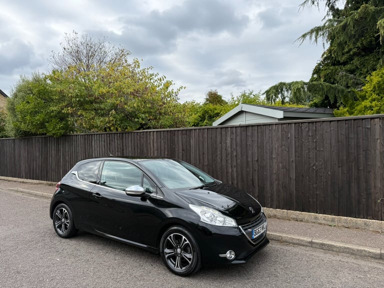 2013 Peugeot 208 1.2 VTi Allure 3dr HATCHBACK Petrol Manual
