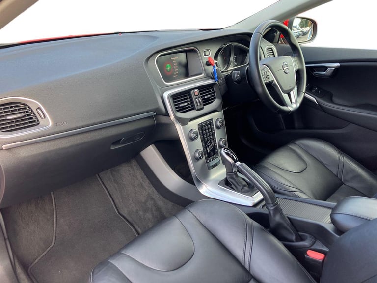 2019 Volvo V40 D3 [4 Cyl 152] Inscription Edition 5dr Geartronic Hatchback DIESEL Automatic