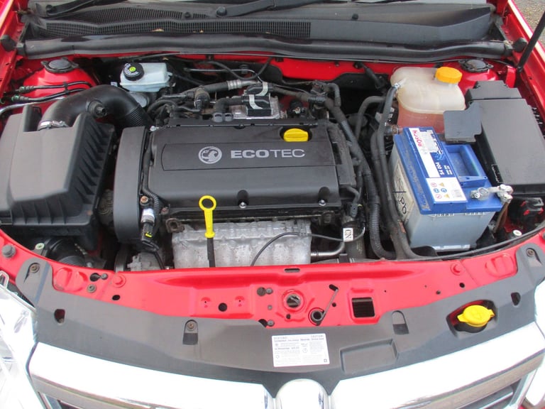 VAUXHALL ASTRA 1.6 PETROL 5 DOOR. 12 MONTHS MOT. RECENT SERVICE. TIMING BELT DONE.