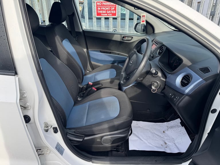 2014/14 HYUNDAI i10 1.0 SE 5DOOR ONLY 49K FULL HISTORY £20 ROAD TAX GREAT MPG 