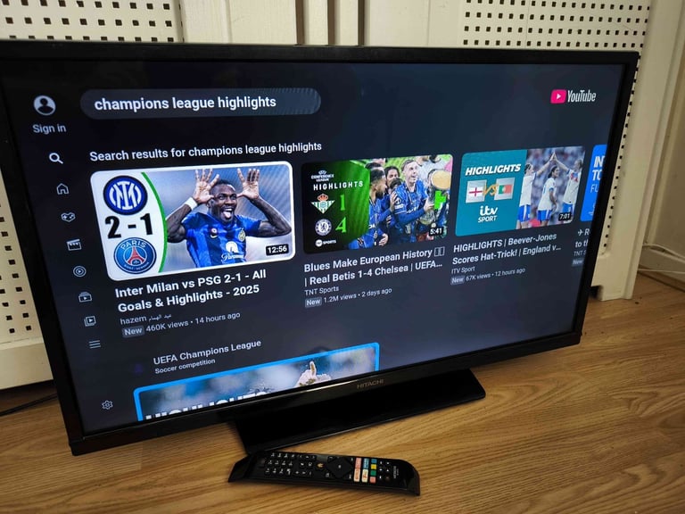 Smart TV/DVD Combi 32" WiFI 2xHDMI 2xUSB Freeview