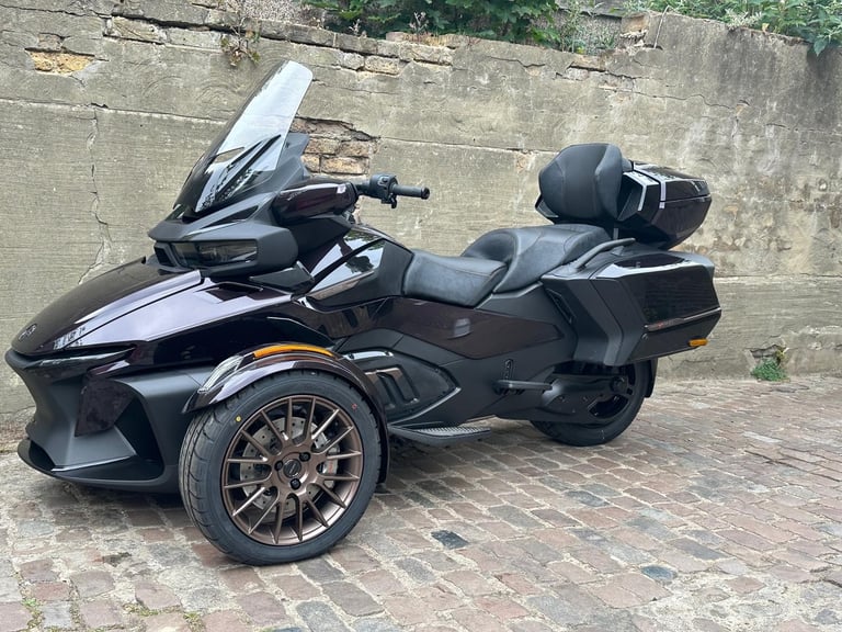 Can-Am RT Limited Sea-to-Sky Dusk Metallic