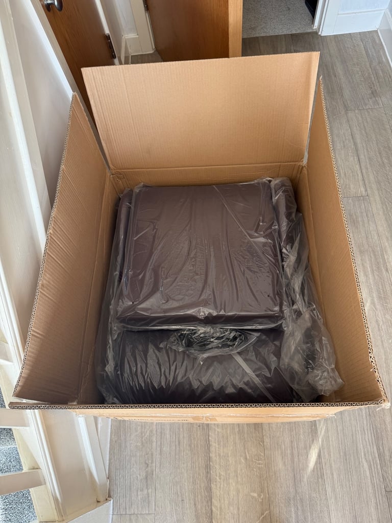 brand new boxed orthopaedic chest chestfield wingback 