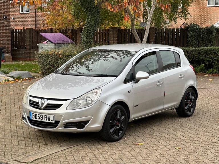 2010 Vauxhall Corsa Design Automatic 1.4L Petrol 67K Miles Full Service History 1YR NEW MOT  1 OWNER