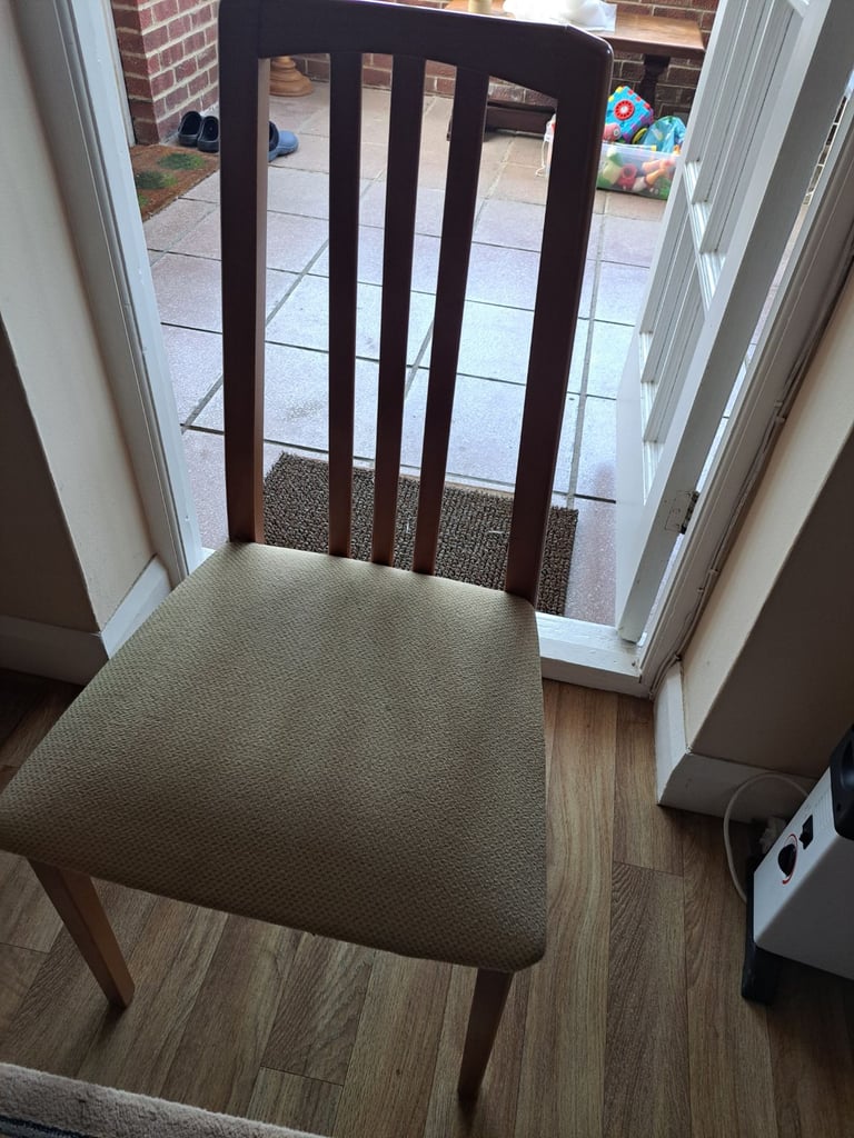 Dining table with 4 chairs 