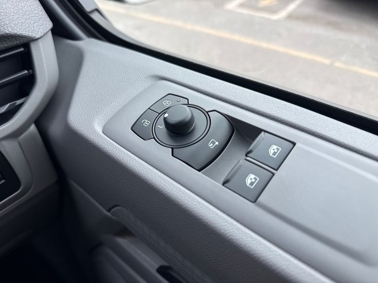  Volkswagen Transporter Panel Van 2.0 Tdi T28 Commerce Pro Panel Van 5dr Diesel